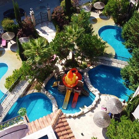 Menada Romance Marine Apartments Napospart Kültér fotó