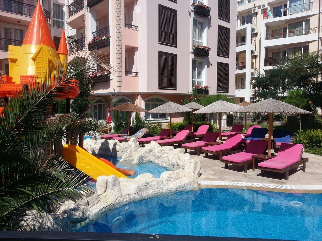 Menada Romance Marine Apartments Napospart Kültér fotó