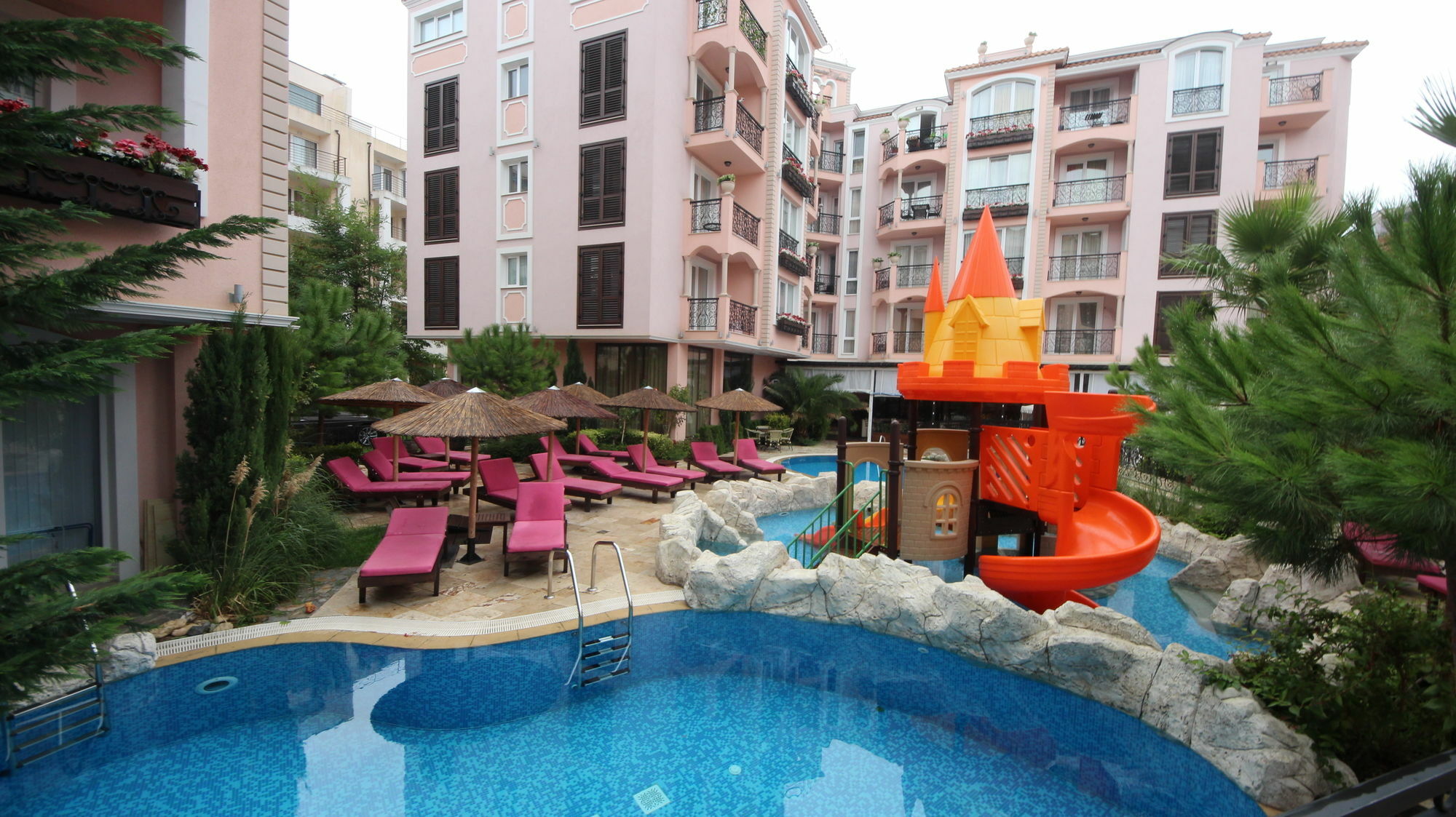 Menada Romance Marine Apartments Napospart Kültér fotó